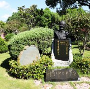 黎焕颐纪念碑：诗魂永驻，岁月铭记